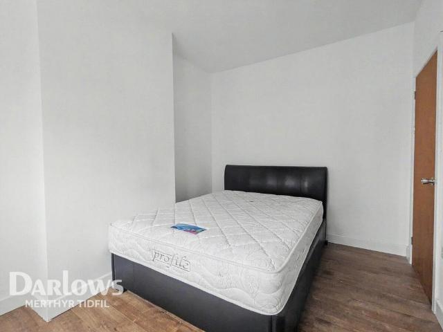 Apartment for rent in Gorseinon, Wales