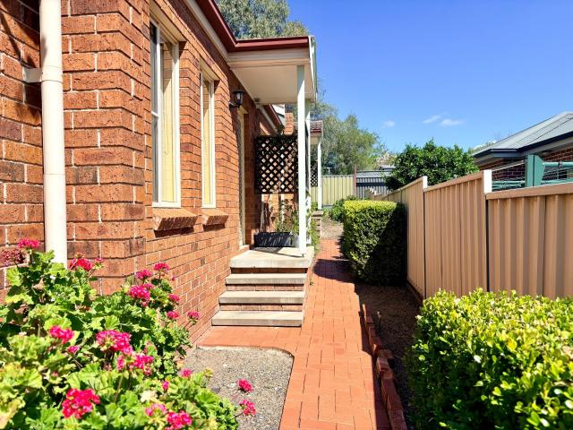 Apartment for rent in Piallamore, New South Wales