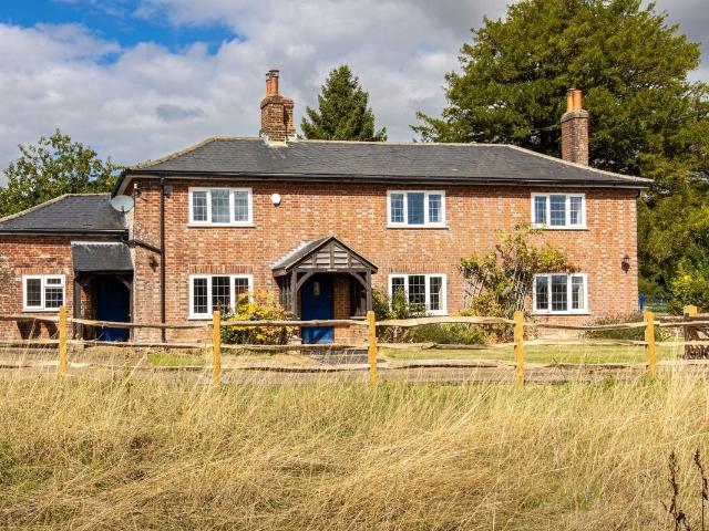 House for rent in West Tisted, Bolton Low Houses