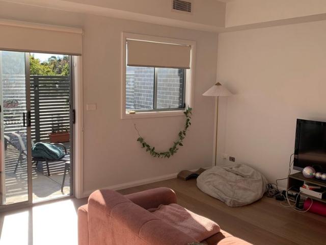 Room for rent in Wollongong West, New South Wales