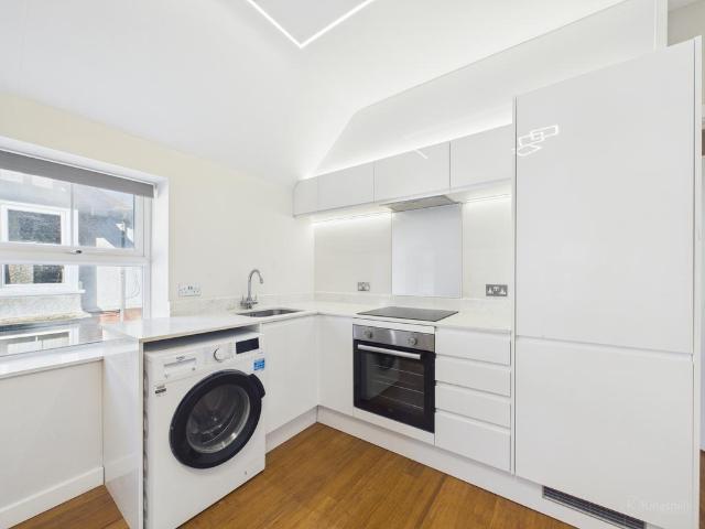 Apartment for rent in High Wycombe Community Board, High Wycombe