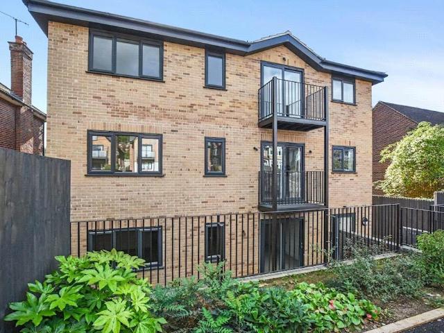 Apartment for rent in Cressex, Buckinghamshire