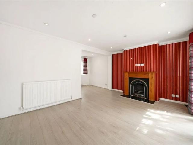 House for rent in Kilburn, Greater London