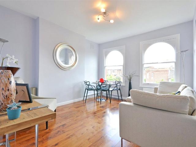 Apartment for rent in Kilburn, Greater London