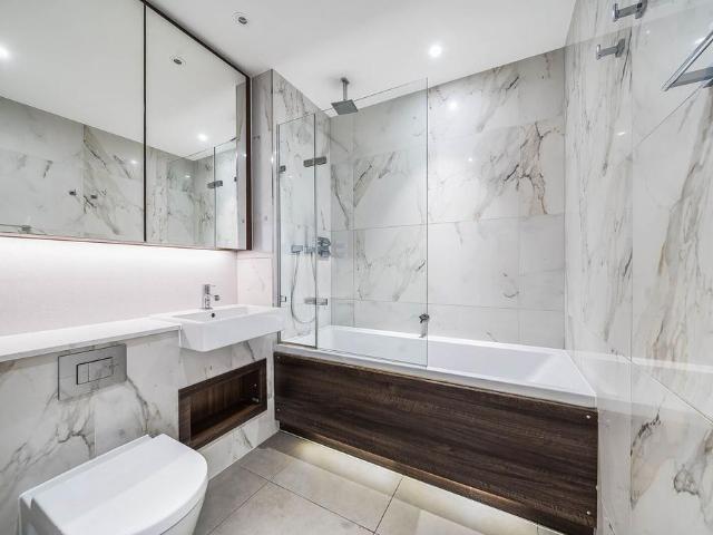 Apartment for rent in London Borough of Hammersmith and Fulham, Greater London