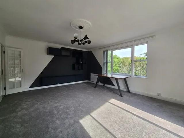 Apartment for rent in Branksome Park, Poole