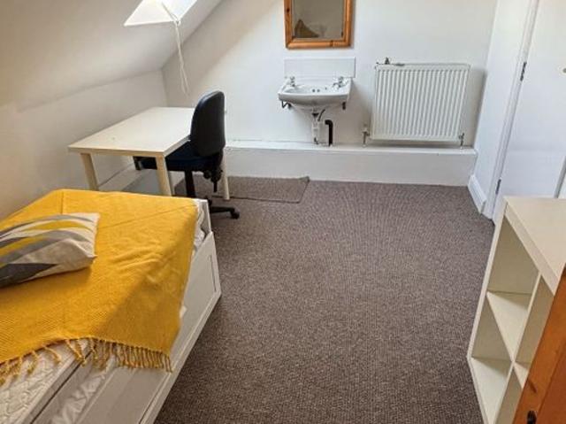 Room for rent in Avenues, Hull