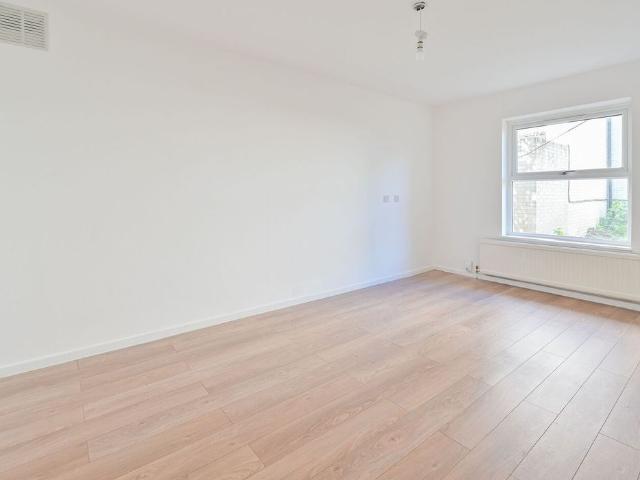 Apartment for rent in London Borough of Lewisham, Forest Hill