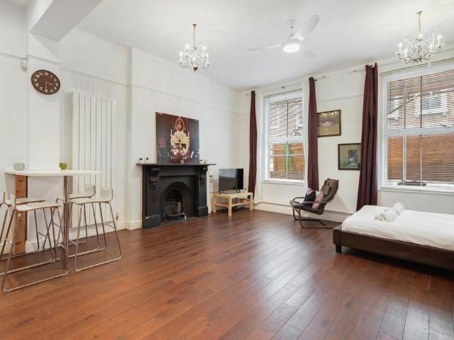 Apartment for rent in Kensal Town, Bayswater