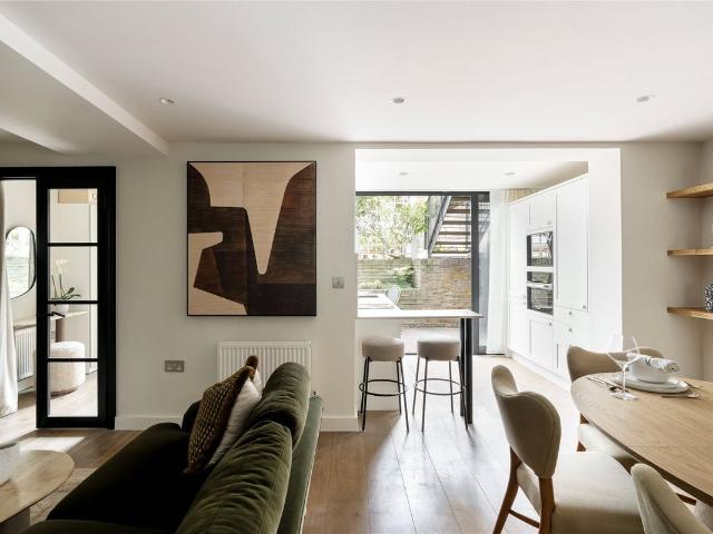 Apartment for rent in North Kensington, Greater London