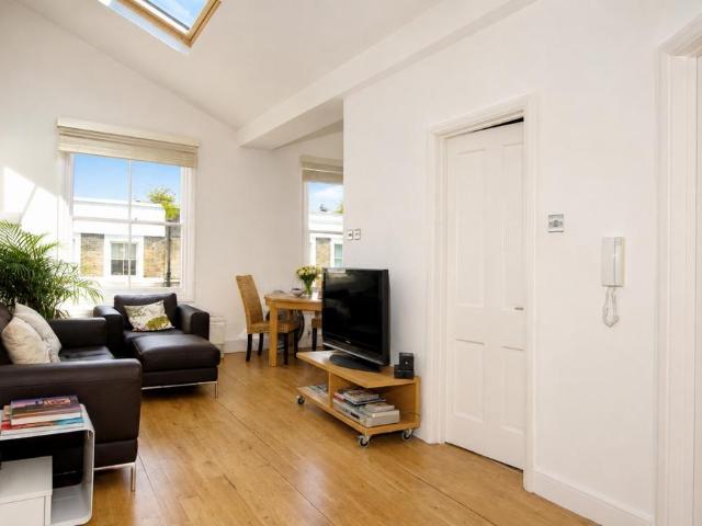 Apartment for rent in North Kensington, Greater London