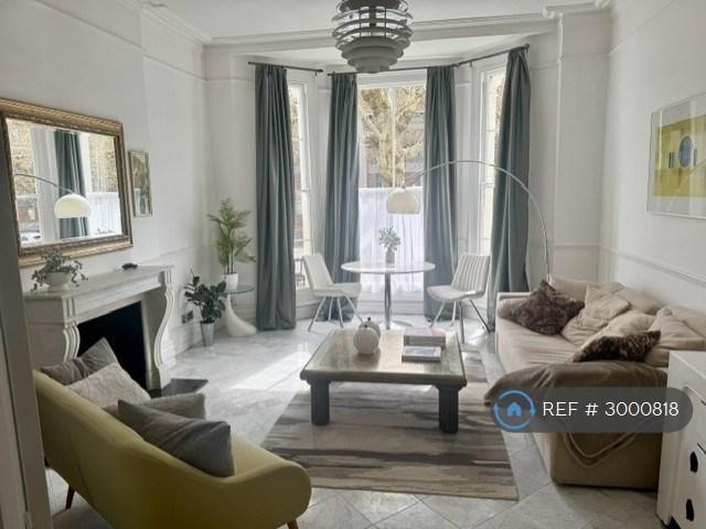 Apartment for rent in Maida Hill, Greater London