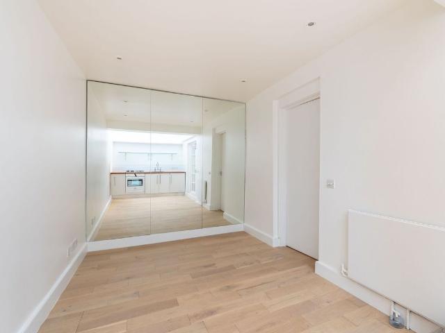 House for rent in Kensal Town, Greater London