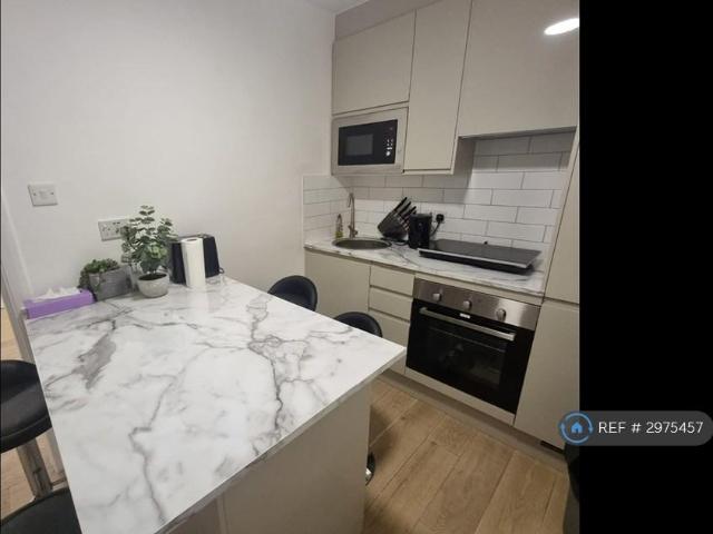Apartment for rent in Kensal Town, Bayswater
