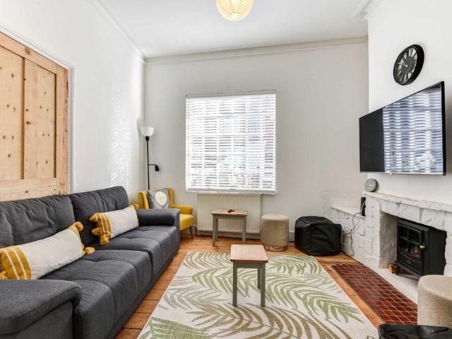 House for rent in Aldrington