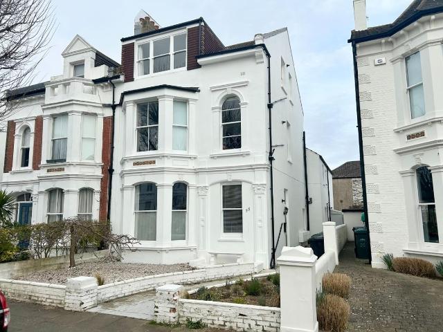 Apartment for rent in Aldrington