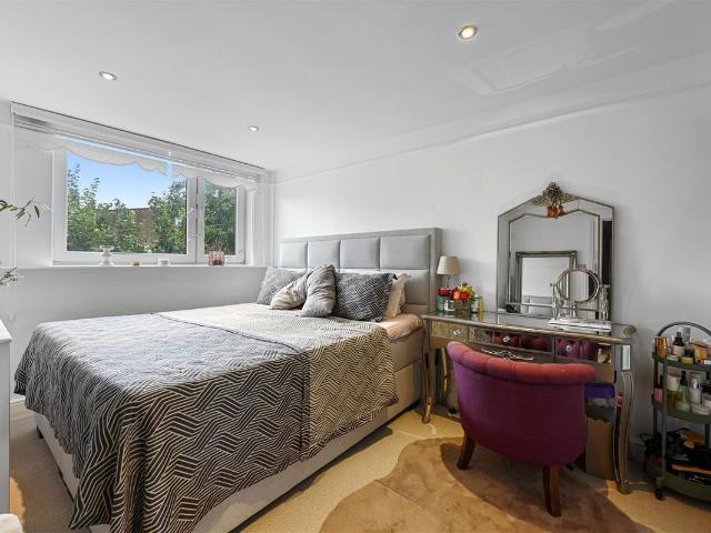 Apartment for rent in Battersea, Greater London