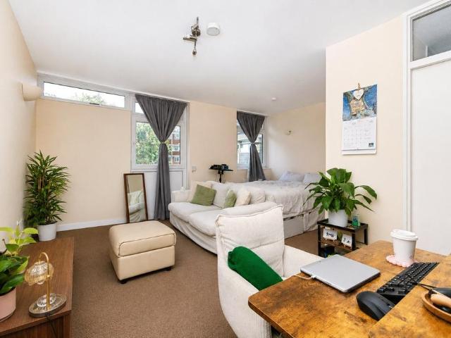 Apartment for rent in Battersea, Greater London