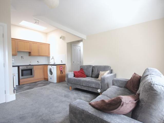 Apartment for rent in West Park, West Yorkshire