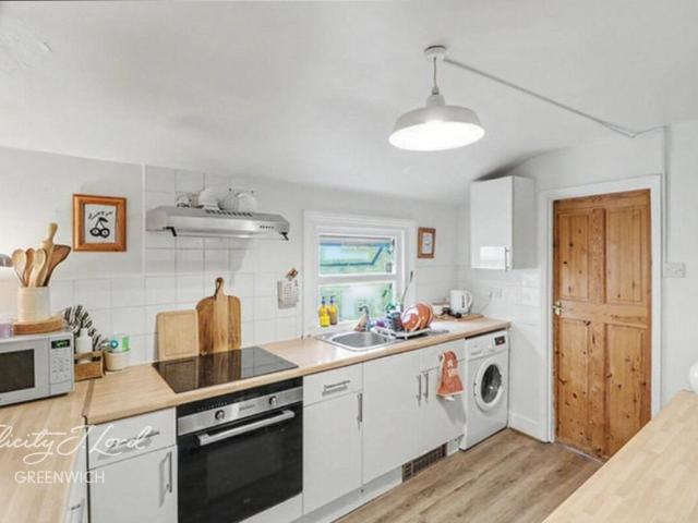 Apartment for rent in East Greenwich, Greater London