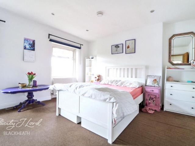 Apartment for rent in East Greenwich, Greater London