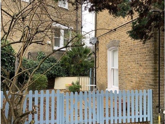 Apartment for rent in East Greenwich, Greater London