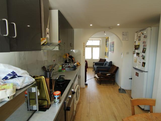 Apartment for rent in Furzedown, Greater London