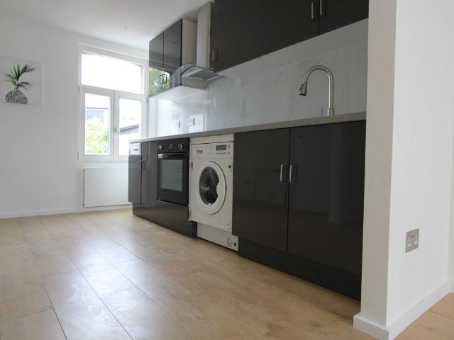 Apartment for rent in Furzedown, Greater London