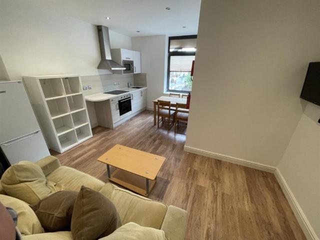 Apartment for rent in West End, Old Wharf