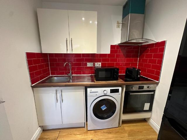 Apartment for rent in West End, Old Wharf