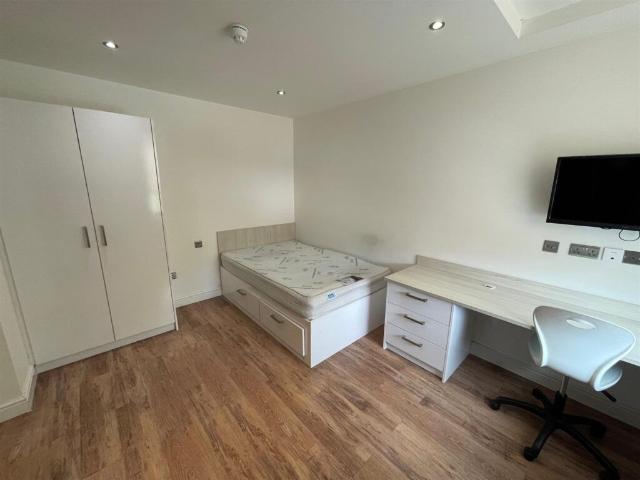 Studio for rent in West End, Leicester