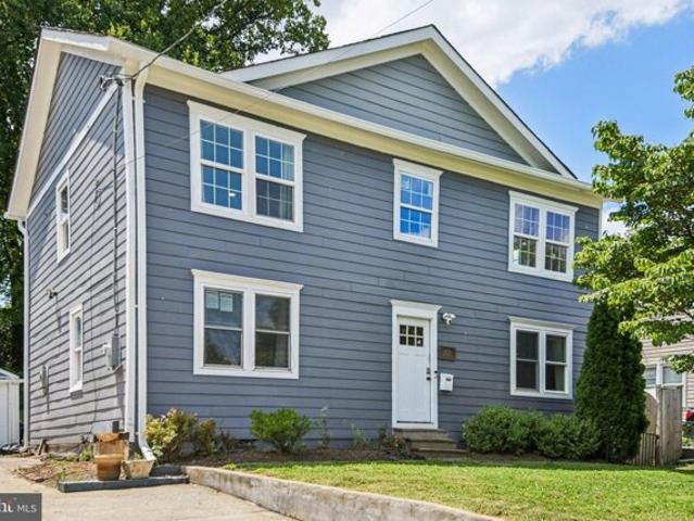 House for sale in Falls Church House for sale in Falls Church
