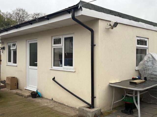 Studio for rent in West Drayton, Greater London
