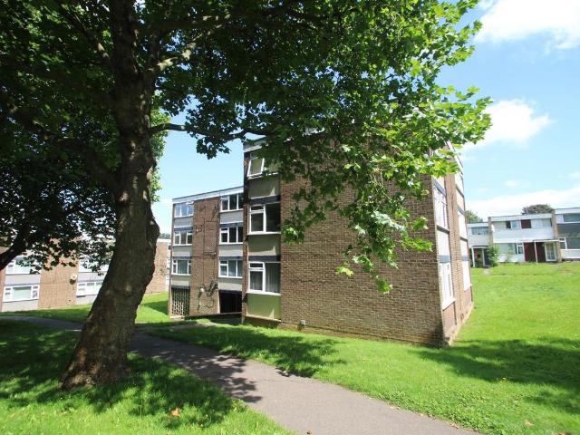 Apartment for rent in Highfield, Pouchen End