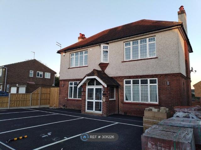 Apartment for rent in West Heath, Greater London