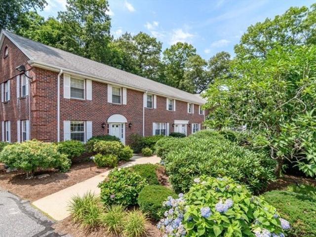 Condo for sale in Wellesley, Massachusetts