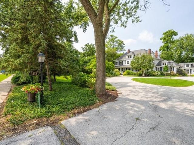 House for sale in Flossmoor, Illinois