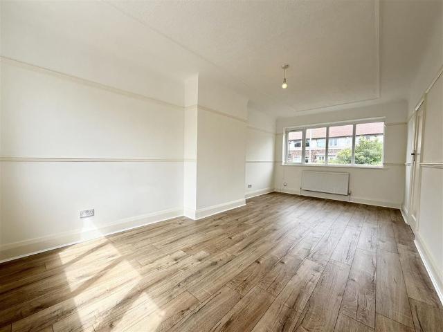 House for rent in London Borough of Ealing, Perivale
