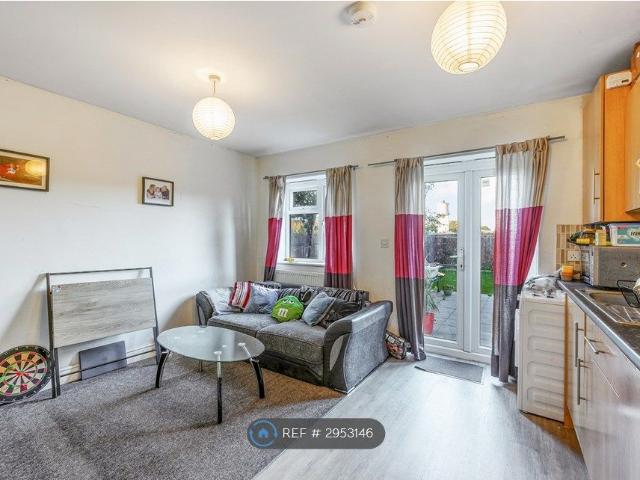 Apartment for rent in London Borough of Ealing, Park Royal