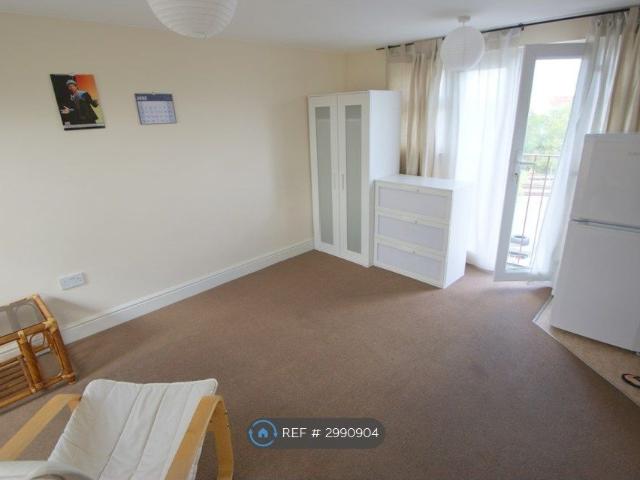 Studio for rent in London Borough of Ealing, Park Royal