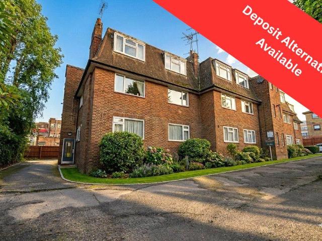 Apartment for rent in Rush Green, Greater London