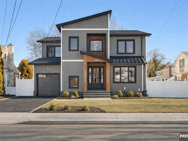 House for sale in Fair Lawn, New Jersey