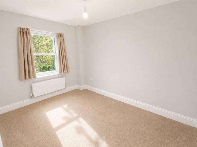 Apartment for rent in Alstone, Golden Valley