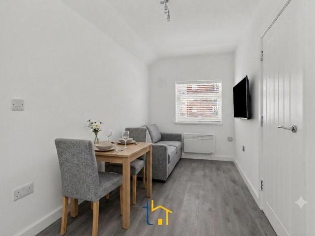 Apartment for rent in Bede Island, Old Wharf