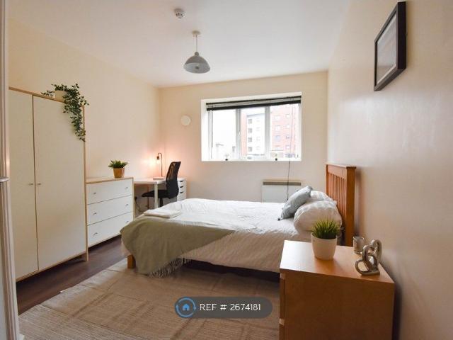 Room for rent in Bede Island, Old Wharf
