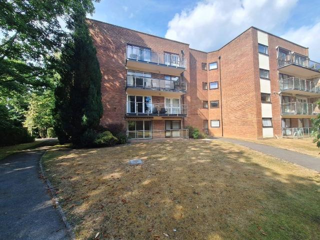 Apartment for rent in Branksome Park, Poole