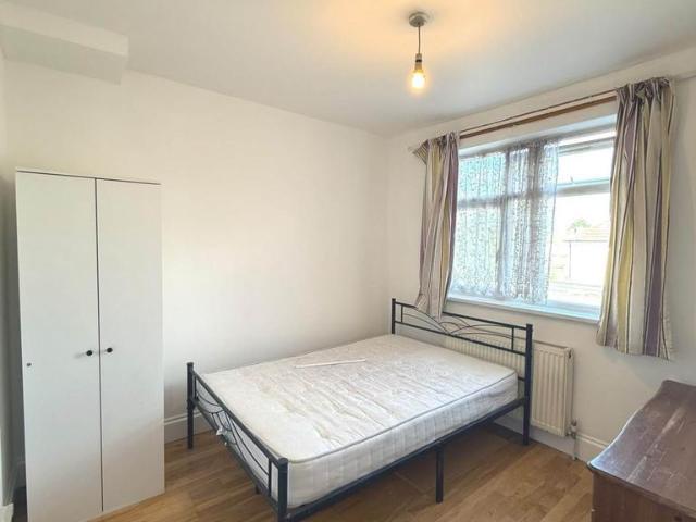 House for rent in London Borough of Ealing, Greater London