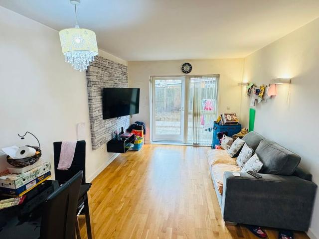 Apartment for rent in London Borough of Ealing, Greater London