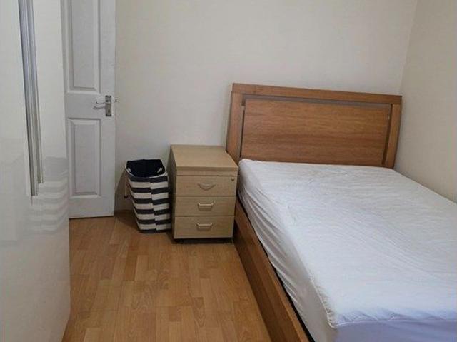 Room for rent in London Borough of Ealing, Greater London