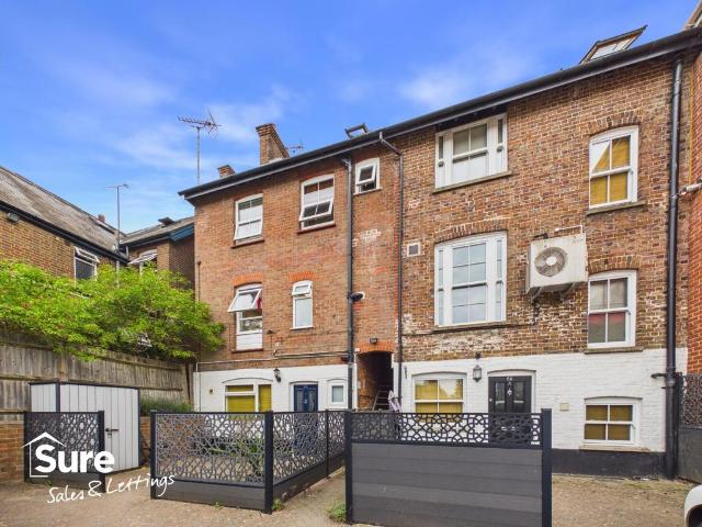 Apartment for rent in Pouchen End, Hertfordshire